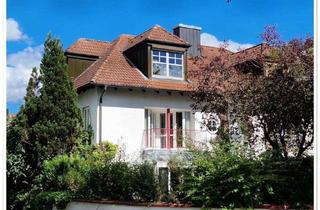 Doppelhaushälfte kaufen in 85051 Ingolstadt, Attraktive Walmdach-Doppelhaushälfte mit geräumiger Einliegerwohnung in Ingolstadt-Südwest