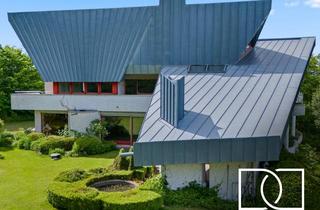 Villa kaufen in 91077 Neunkirchen, Pure Exklusivität! Einzigartige Architektenvilla mit Parkgarten, Pool & atemberaubendem Weitblick