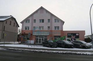 Gewerbeimmobilie mieten in Ludwigsluster Str. 25, 19370 Parchim, Fachmarktfläche in Sichtlage mit Parkplätzen