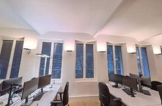 Büro zu mieten in 22303 Hamburg, Büro und Schreibtische auf heller, geräumiger Fläche