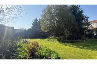 Immobilie kaufen in 68219 Mannheim, Großes Grundstück in Mannheim Rheinau mit Altbestand zum Abriss!