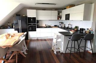 Wohnung kaufen in 42857 Remscheid, Remscheid - Großzügige Maisonette mit Kamin, Loggia & Einbauküche - Wohnen mit Weitblick