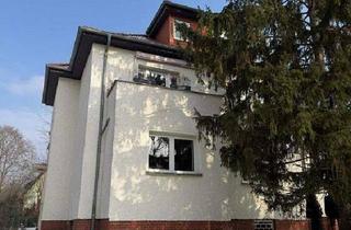 Haus kaufen in Köpenicker Allee, 10318 Berlin, Berlin - Ausgesprochen gepflegtes, vermietetes Zweifamilienhaus aus den 30er Jahren im grünen Villenbezirk von Berlin-Karlshorst