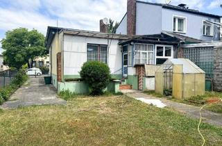 Haus kaufen in Straße 1, 13053 Berlin, Berlin - Großes Grundstück (540m²) mit sanierungsbedürftigem, unterkellertem Haus und Nebengelass (Ausbaureserve)