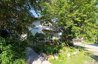 Einfamilienhaus kaufen in 78183 Hüfingen, Hüfingen - Vielseitiges Nutzungskonzept: Ensemble mit Wohnhaus, Werkhalle und Photovoltaik - Wohnen, Arbeiten & Vermieten in Hüfingen!