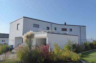 Haus kaufen in 91484 Sugenheim, Sugenheim - Großzügiges Einfamilienwohnhaus mit Einliegerwohnung in Ortsrandlage!