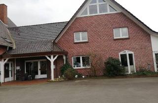Haus kaufen in 32609 Hüllhorst, Hüllhorst - Hofstelle mit 3-Familienhaus und Hallen