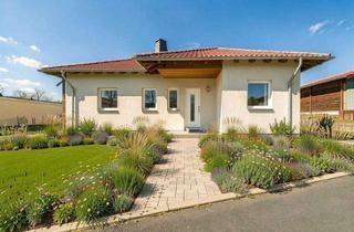 Haus kaufen in 53949 Dahlem, Dahlem - Modernisierter Bungalow mit großem Grundstück und vielseitigem Entwicklungspotenzial