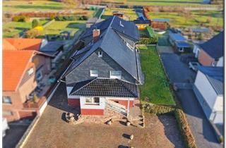 Haus kaufen in 34369 Hofgeismar, Hofgeismar / Hombressen - Seltene Kaufgelegenheit, 2 Häuser zum Preis von einem, Hofgeismar-Hombressen