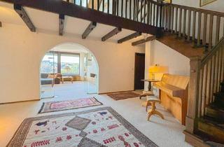 Einfamilienhaus kaufen in 97249 Eisingen, Eisingen - Sofort bezugsfreies, großzügiges Einfamilienhaus mit Fernblick, Schwimmbad und Einliegerwohnung