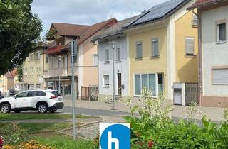 Haus kaufen in 91301 Forchheim, Forchheim - Charmantes Stadthaus mit vermietetem Laden, bezugsfreier Wohnung - Zentrale Lage mit kleinem Garten
