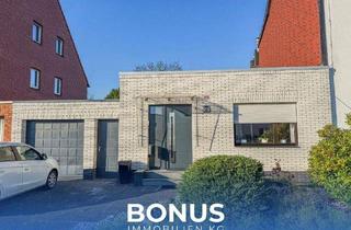 Haus kaufen in 41065 Mönchengladbach, Mönchengladbach - Zentral & ruhig: Ebenerdiger Bungalow mit Garten * WFL ca. 103 m² * GRD ca. 480 m²