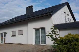 Wohnung kaufen in Gehsteeg 12, 54317 Gusterath, Gusterath - Geräumige Dachgeschosswohnung mit großem Balkon in Gusterath