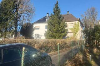 Doppelhaushälfte kaufen in 58509 Lüdenscheid, Lüdenscheid - Doppelhaushälfte mit Garage und Garten in begehrter Stadtparknähe zu verkaufen? Besonderer Wertfaktor: Grundstück mit hohem Bodenrichtwert