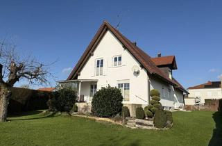 Haus kaufen in 85117 Eitensheim, Eitensheim - Gepflegtes Zweifamilienhaus mit drei Garagen in Eitensheim