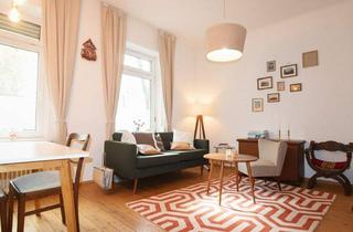 Wohnung kaufen in 60389 Frankfurt, Frankfurt am Main - Zwei-Zimmer Stilaltbau-Wohnung mit kleinem Balkon
