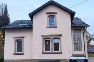 Einfamilienhaus kaufen in 66359 Bous, Bous - BOUS - ZENTRALE RUHIGE LAGE - FREISTEHENDES GERÄUMIGES EINFAMILIENHAUS MIT VIEL PLATZ - DREI SCHLAFZIMMER, KLEINEM GARTEN + GARAGE