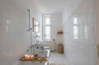 Wohnung kaufen in Rennbahnstrasse 24, 13086 Berlin, Berlin - Hof-Juwel im gepflegten Gründerzeit-Ensemble, fußläufig zum See, provisionsfrei