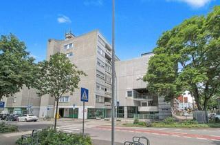 Haus kaufen in 71063 Sindelfingen, Sindelfingen - Zentral gelegene 3-Zimmer-Wohnung mit Balkon, TG-Stellplatz und Entwicklungspotenzial