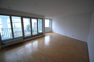 Wohnung kaufen in Uhlandstraße 19, 10623 Berlin, Berlin - Gut vermietete und helle City-Wohnung mit Fahrstuhl und Tiefgarage