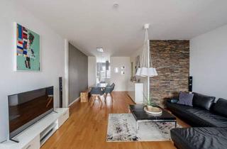 Wohnung kaufen in Volkspark Friedrichshain, 10249 Berlin, Berlin - Weitblick über die Stadt: Helles Domizil mit 2 Balkonen am Volkspark Friedrichshain