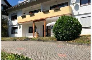 Mehrfamilienhaus kaufen in 59969 Hallenberg, Hallenberg - Attraktives Mehrfamilienhaus mit WEG -Teilung in idyllischer Lage - Wohnen, Vermieten, Profitieren!