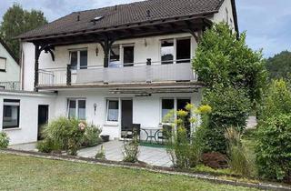 Haus kaufen in 66976 Rodalben, Rodalben - Großzügiges Zweifamilienhaus mit schönem Garten und Ausbaureserve im Dachgeschoss