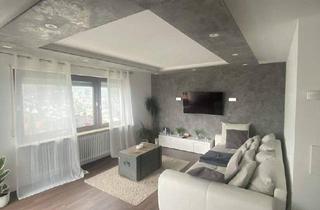 Wohnung kaufen in 75323 Bad Wildbad, Bad Wildbad - Panoramablick inklusive - stilvolle 2-Zimmer-Eigentumswohnung mit Balkon und Garage