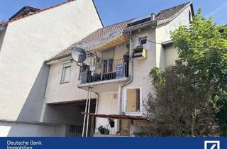 Einfamilienhaus kaufen in 74366 Kirchheim, Kirchheim - Großzügiges 1 Familienhaus mit ELW in zentraler Lage