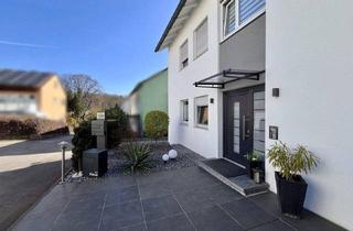 Haus kaufen in 73207 Plochingen, Plochingen - Modernisiertes Zweifamilienhaus mit ausgebautem Dachgeschoss und Garten