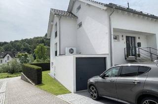 Doppelhaushälfte kaufen in 76530 Baden-Baden, Baden-Baden - Moderne, neuwertige DHH (Effizienzklasse A) mit Einliegerwohnung - provisionsfrei