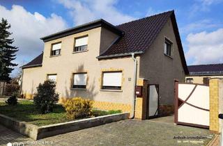 Einfamilienhaus kaufen in Lutherplatz 18, 06792 Sandersdorf, Sandersdorf-Brehna - Wohntraum mit Geschichte: Saniertes Stadthaus mit Ausbaureserve