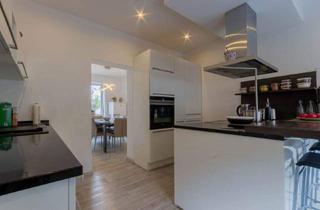 Haus kaufen in 59755 Arnsberg, Arnsberg - Ein- oder Mehrgenerationenhaus in zentraler Lage von Neheim