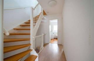 Reihenhaus kaufen in 12205 Berlin, Berlin - Modernes Stadthaus in familienfreundlicher Lage und gehobener Ausstattung