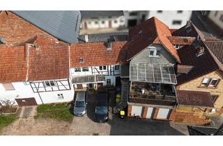 Mehrfamilienhaus kaufen in 63594 Hasselroth, Hasselroth - MFH mit 2 Wohnungen + 2 Gewerbeeinheiten - 307 m² Fläche & Entwicklungspotenzial