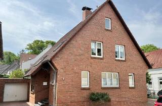 Haus kaufen in Syassenstraße 9, 26919 Brake, Brake - Solides 2-Familienhaus -Wohnen, vermieten, kombinieren - clevere Nutzung für Investoren und Familien
