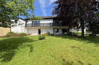 Einfamilienhaus kaufen in 51580 Reichshof, Reichshof - Sonnige Höhenlage: Einfamilienhaus mit lichtdurchflutetem Einlieger-Appartement