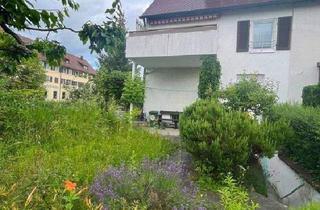 Haus kaufen in 70327 Stuttgart, Stuttgart - Großzügiges 1-2-Fhs. mit 2 großen Garagen und schönem Garten in guter Lage von Stuttgart-Luginsland