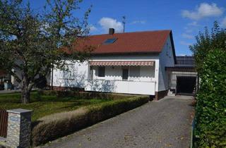 Haus kaufen in 72135 Dettenhausen, Dettenhausen - Sofort frei! Gepflegtes 1- bis 2-Fam.-Hs. m. 7 Zi., 2 Bädern und 4,5 Ar Grundstück in guter Wohnlage!