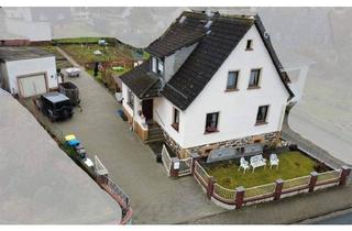 Einfamilienhaus kaufen in 35647 Waldsolms, Waldsolms - Familienhaus mit großem Garten, Baupotenzial in ruhiger Lage von Waldsolms-Brandoberndorf