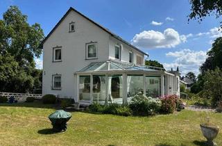 Einfamilienhaus kaufen in 34132 Kassel, Kassel / Brasselsberg - Modernes Wohnhaus mit Wintergarten und zwei Garagen zentral in Kassels bevorzugter Lage