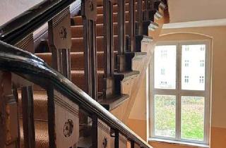 Wohnung kaufen in 10317 Lichtenberg, Sonnige 1-Zimmer-Wohnung mit Balkon & historischem Charme – vermietet!