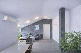 Wohnung kaufen in 75180 Pforzheim, Wohnen über den Dächern: Helle 2-Zimmer-Wohnung mit Dachterrasse und Tiefgarage in Bestlage