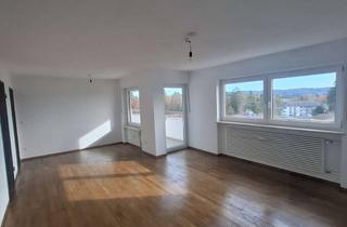 Wohnung kaufen in 82538 Geretsried, Bezugsfreie 3-Zimmer-Wohnung mit Balkon und Aufzug – ideal für Paare und Familien