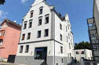 Wohnung mieten in 86165 Lechhausen, Hochwertig sanierte Altbauwohnung mit Einbauküche (EG rechts)