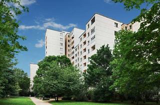 Wohnung mieten in Aronsstraße 75, 12057 Neukölln, 2,5-Zimmer-Wohnung mit Loggia sucht renovierungsfreudige Mieter!