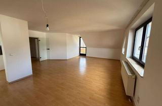 Wohnung mieten in Helmsdorfer Straße, 08058 Oberrothenbach, Besondere 3-R-DG-Wohnung mit Balkon in Nähe zu Mosel-Zwickau