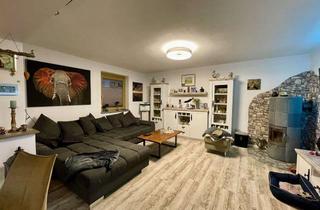 Haus kaufen in 93155 Hemau, Modernisiertes Familienidyll: Großer Garten, Pool und monatliche Zusatzeinnahmen