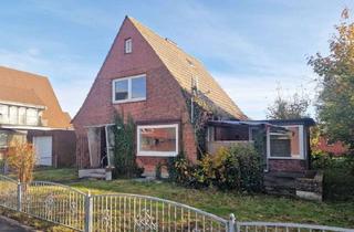 Haus kaufen in 25746 Heide, Sanierungsbedürftiges Haus in Sackgassenlage