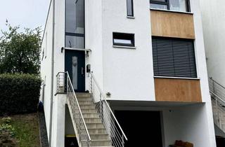 Haus kaufen in Am Abtshof 15, 53773 Hennef, Helles Reiheneckhaus im beliebten Wohngebiet "Am Abtshof"!